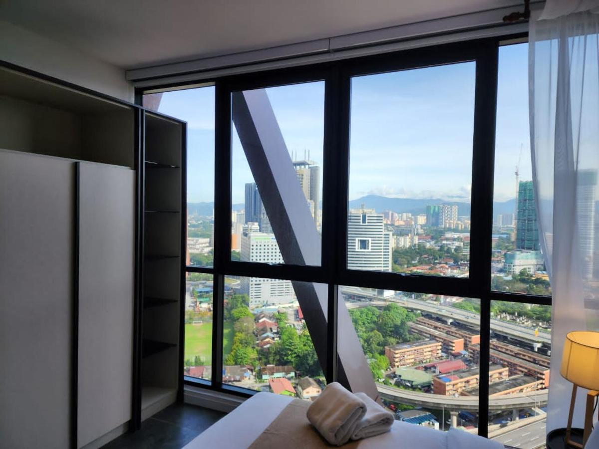 Scarletz Suites Klcc By Gc Luxury Suites กัวลาลัมเปอร์ ภายนอก รูปภาพ