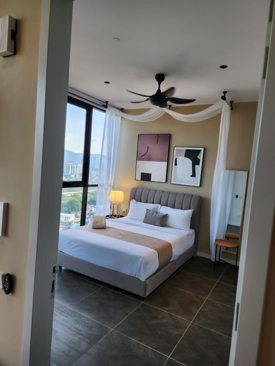 Scarletz Suites Klcc By Gc Luxury Suites กัวลาลัมเปอร์ ภายนอก รูปภาพ