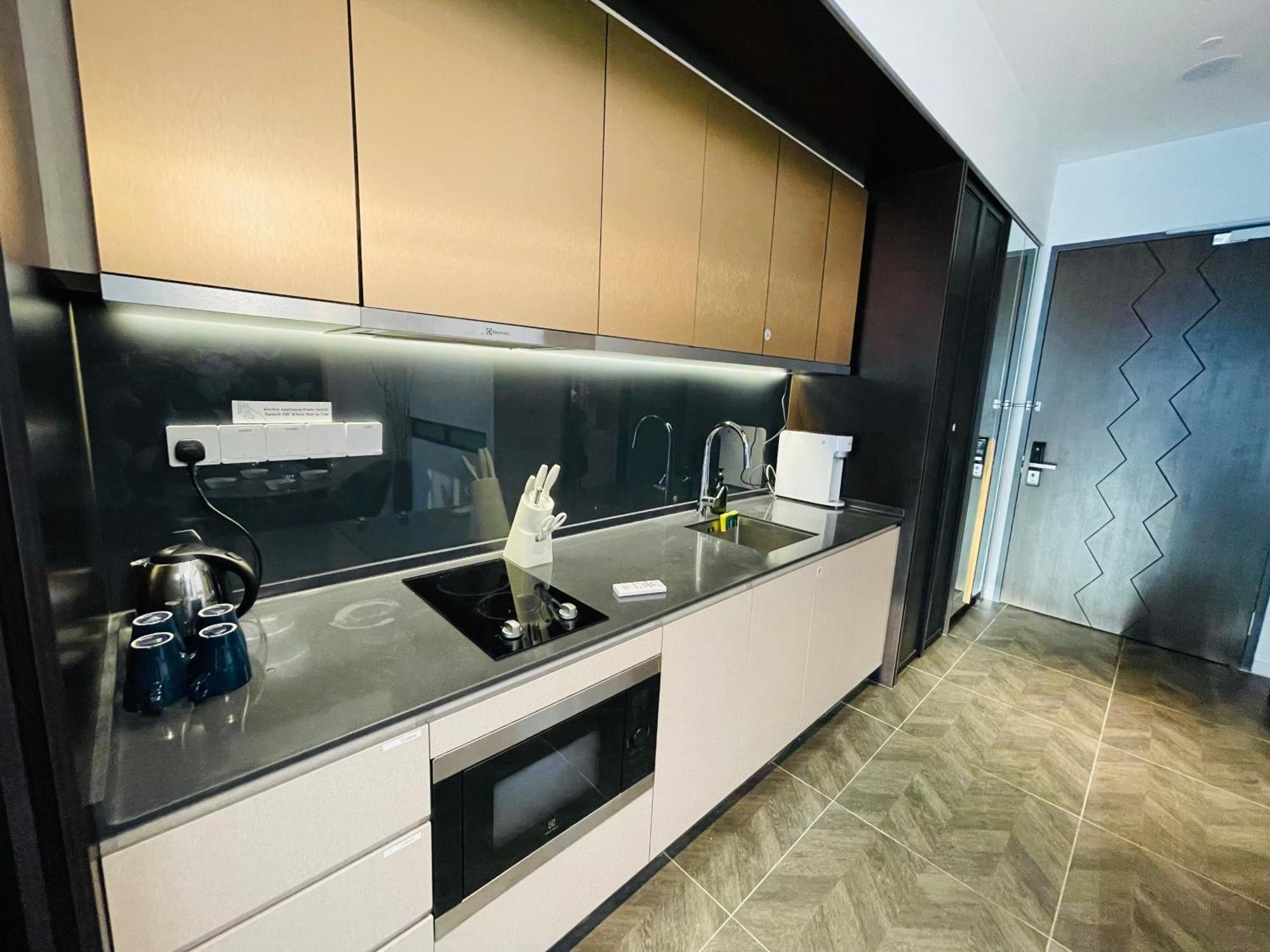 Scarletz Suites Klcc By Gc Luxury Suites กัวลาลัมเปอร์ ภายนอก รูปภาพ