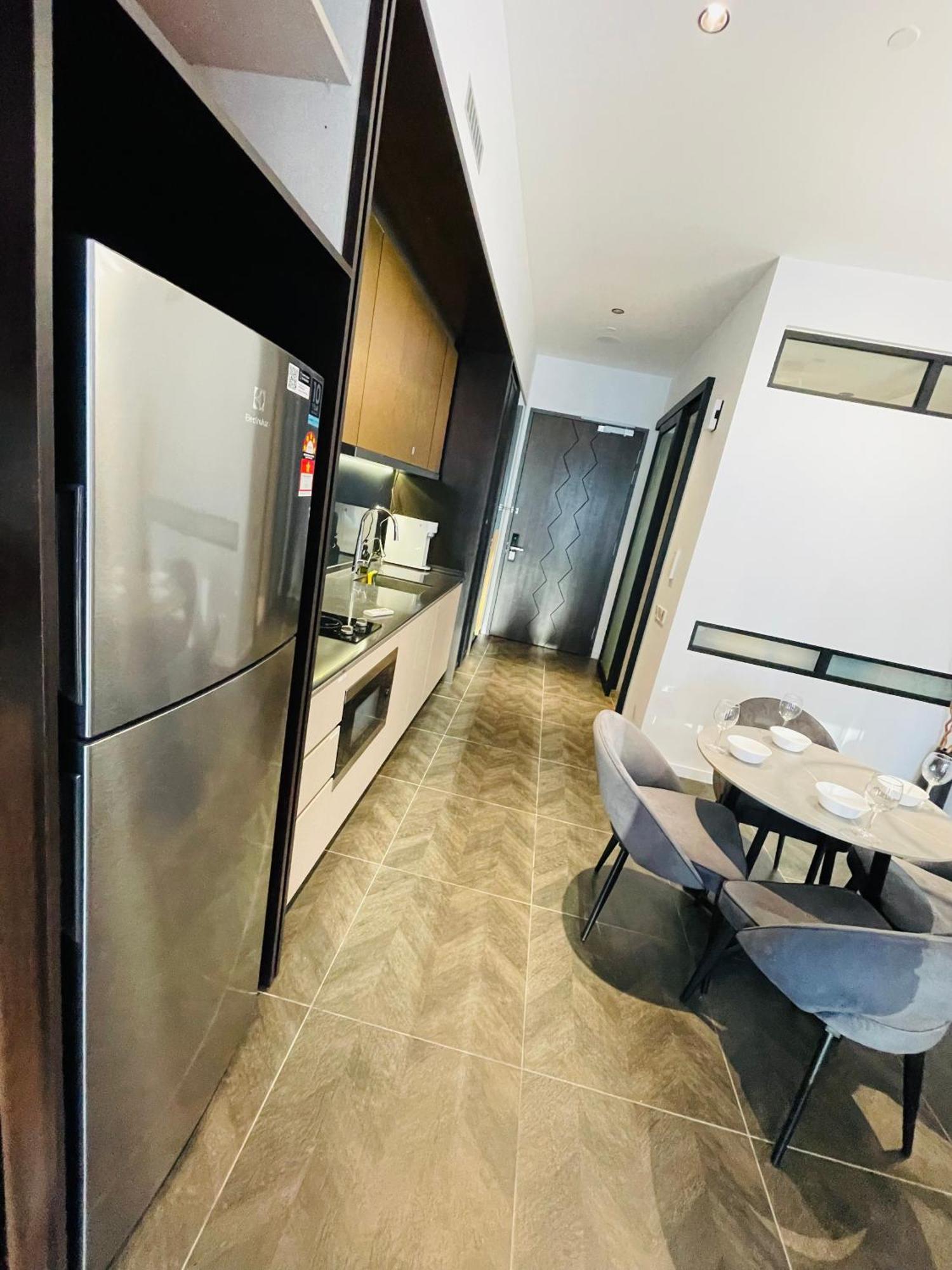 Scarletz Suites Klcc By Gc Luxury Suites กัวลาลัมเปอร์ ภายนอก รูปภาพ