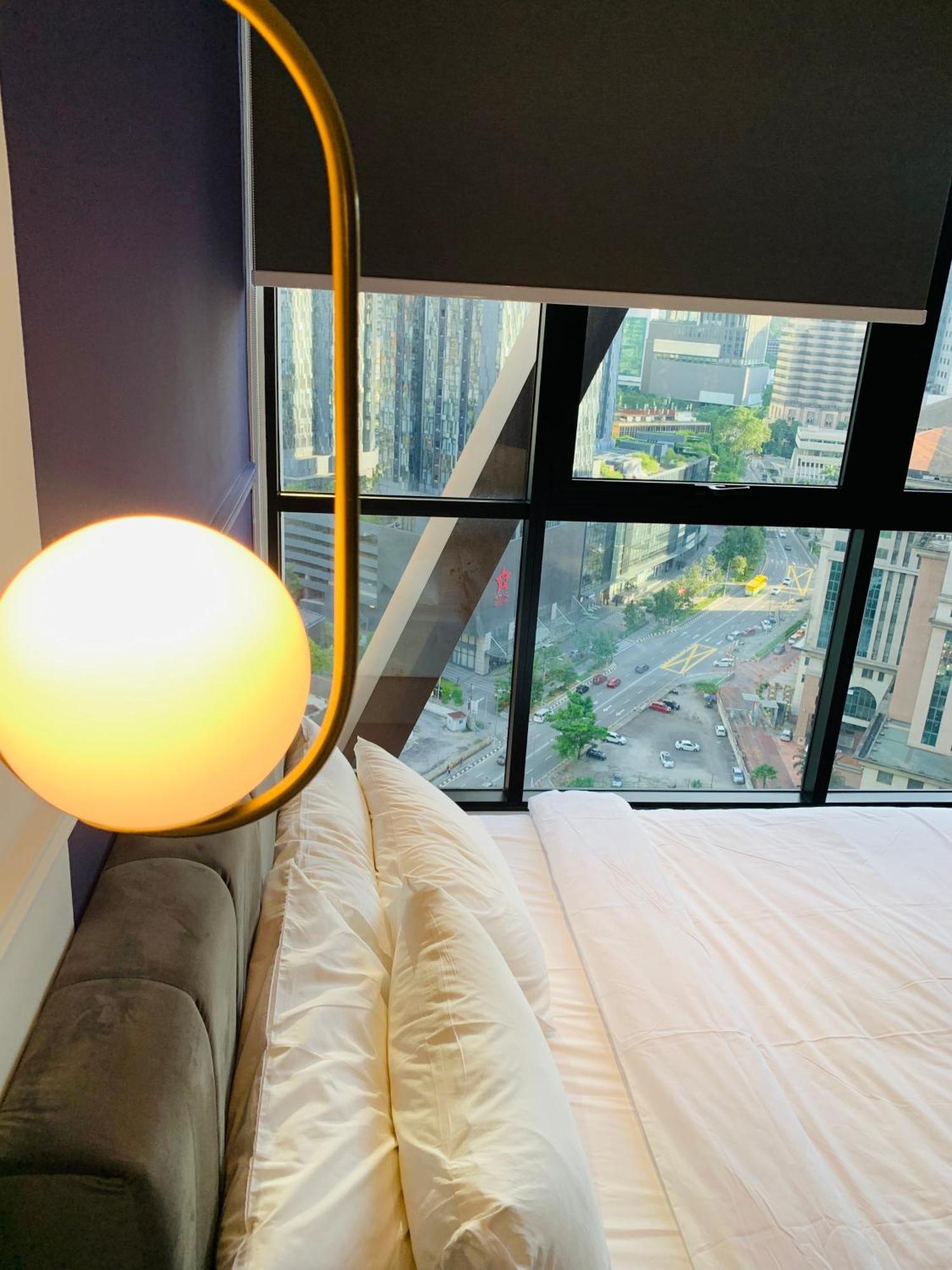 Scarletz Suites Klcc By Gc Luxury Suites กัวลาลัมเปอร์ ภายนอก รูปภาพ
